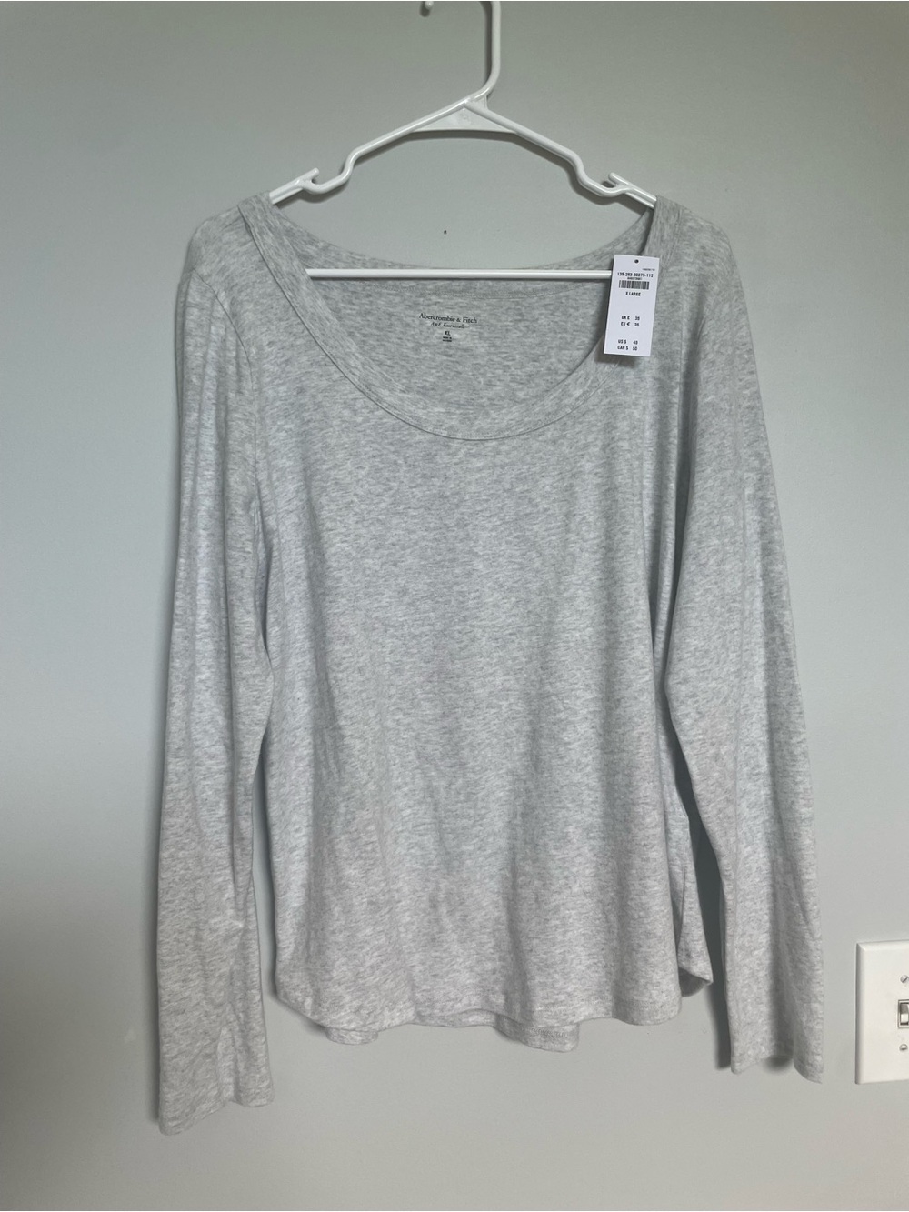 Abercrombie & Fitch Light Gray Scoop Neck Long Sleeve Top